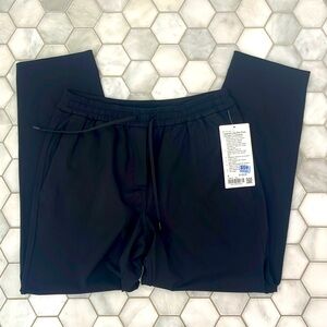 NWT Lululemon Black Luxtreme Tapered Leg Mid-Rise 7/8 Pant, size Small